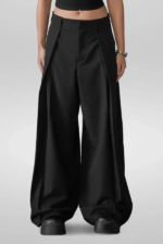 'Kuro' Pleated Trousers